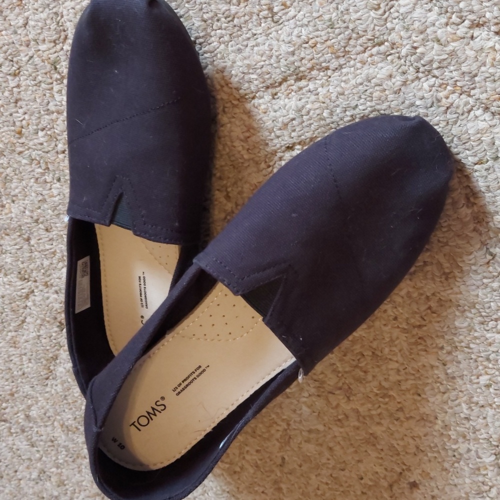 Toms canvas shoes